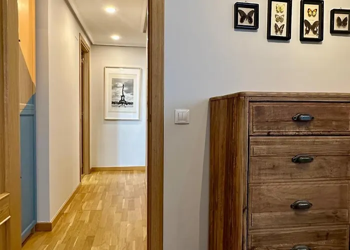 Moderno En El Corazon De Con Posibilidad De 2 Garajes Appartamento Saragozza